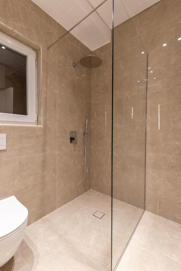 Night Inn Tiranë Ngoại thất bức ảnh