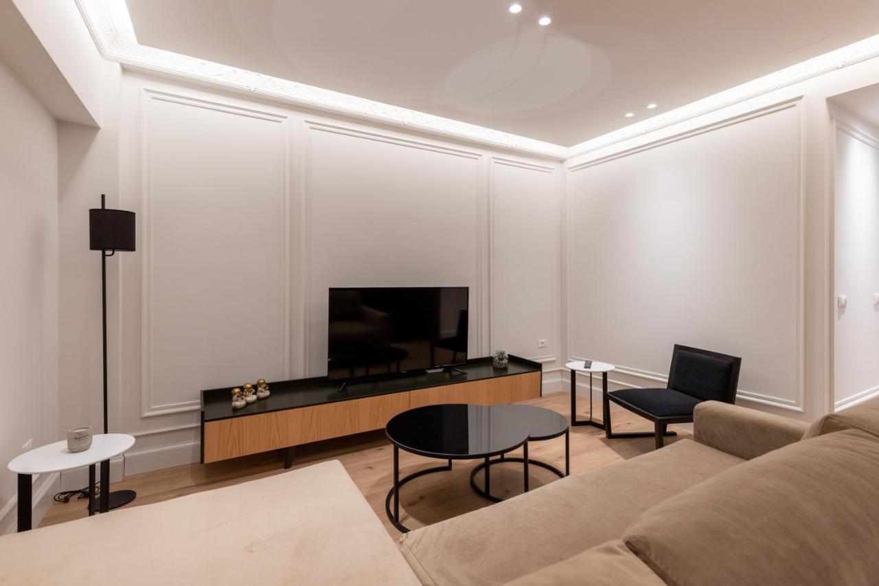 Night Inn Tiranë Ngoại thất bức ảnh